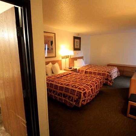 Norwood Inn And Suites - Minneapolis-St Paul ローズビル エクステリア 写真