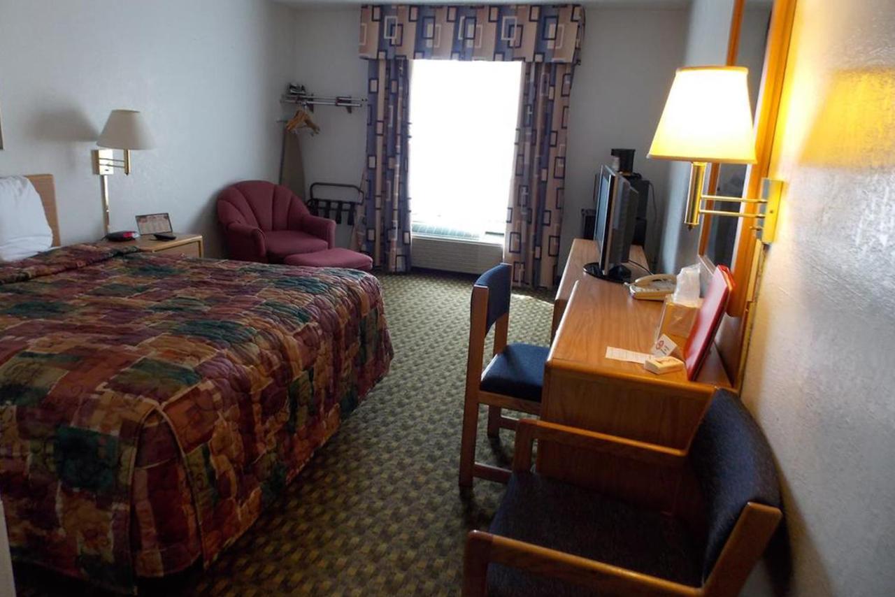 Norwood Inn And Suites - Minneapolis-St Paul ローズビル エクステリア 写真