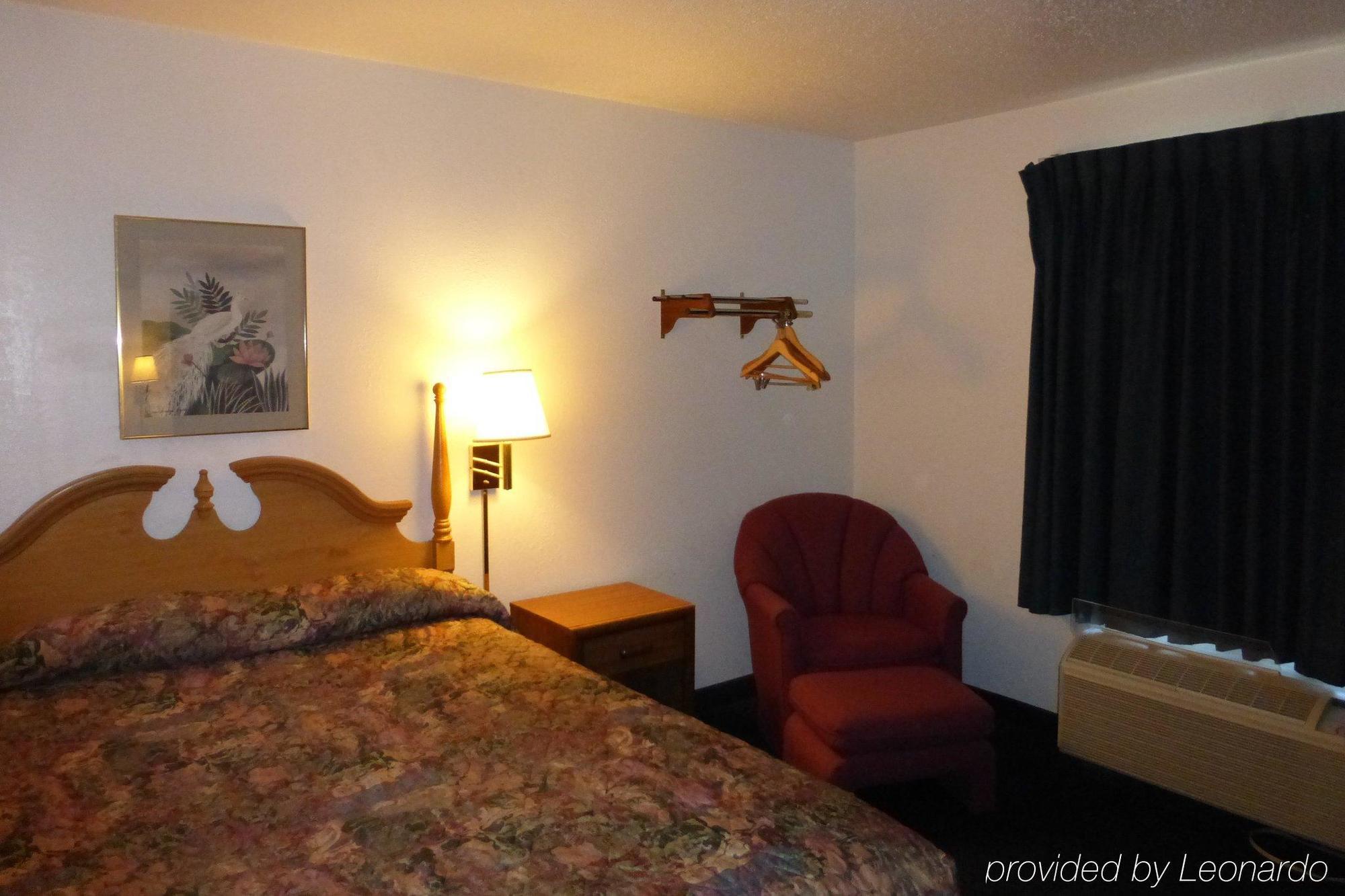 Norwood Inn And Suites - Minneapolis-St Paul ローズビル エクステリア 写真
