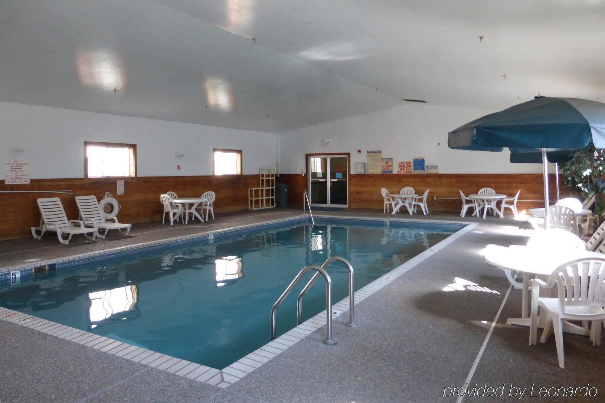 Norwood Inn And Suites - Minneapolis-St Paul ローズビル エクステリア 写真