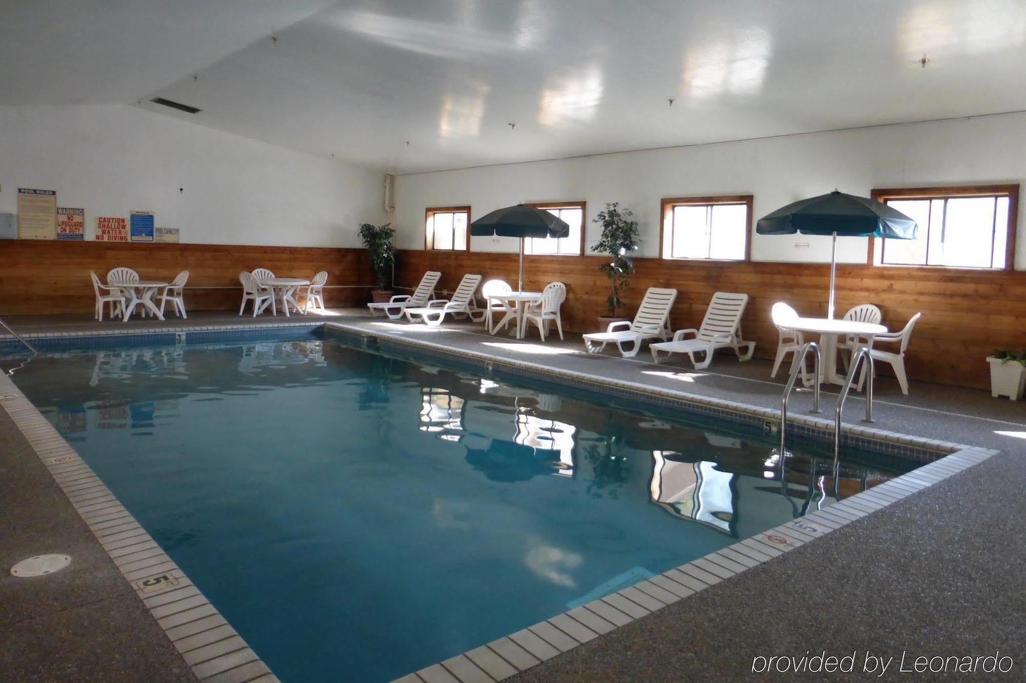 Norwood Inn And Suites - Minneapolis-St Paul ローズビル エクステリア 写真