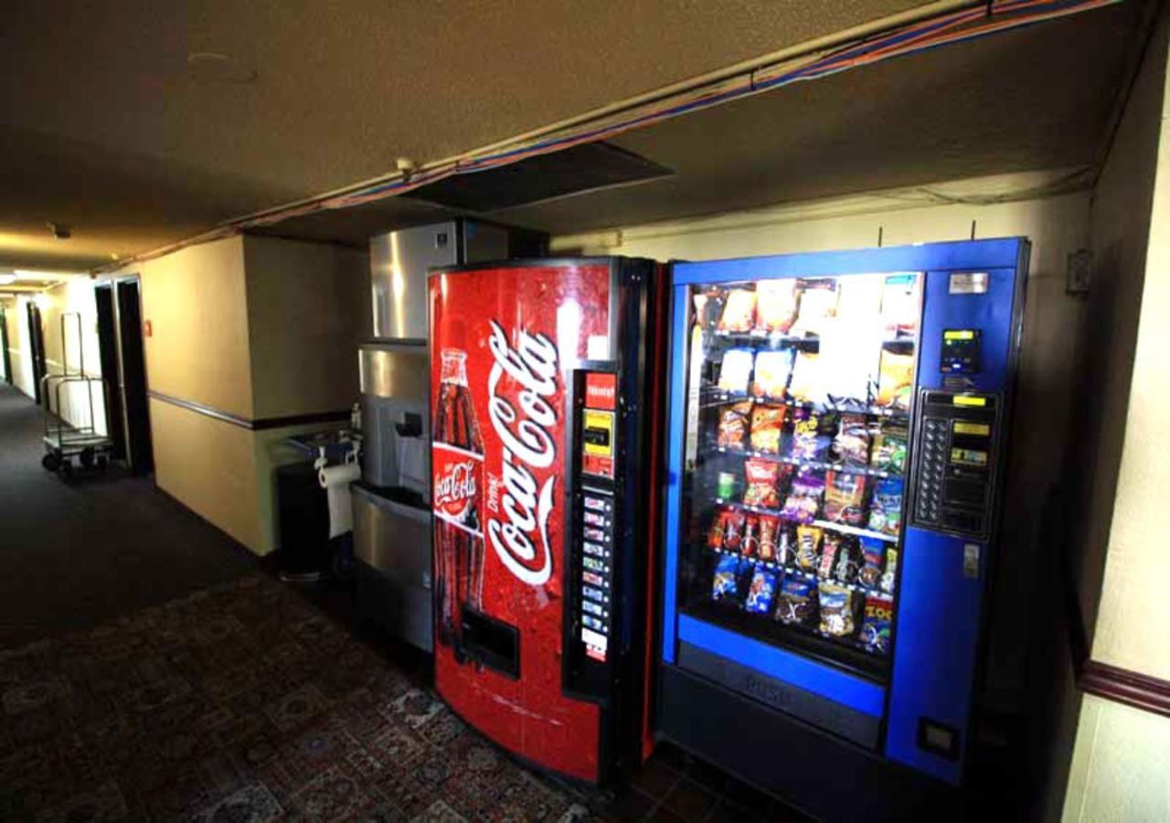Norwood Inn And Suites - Minneapolis-St Paul ローズビル エクステリア 写真