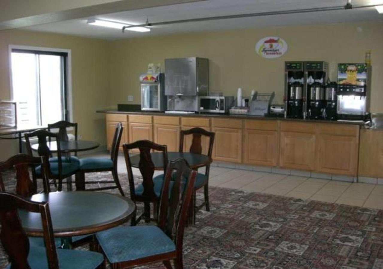 Norwood Inn And Suites - Minneapolis-St Paul ローズビル エクステリア 写真
